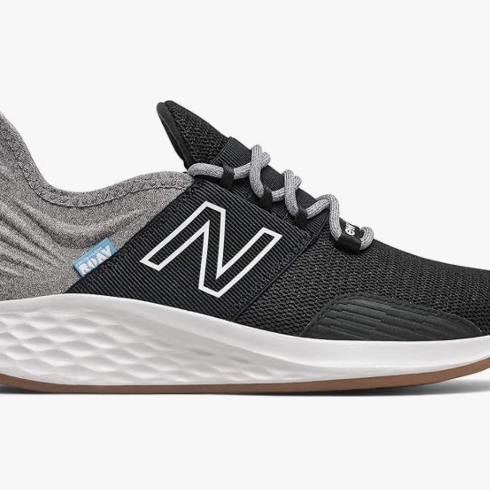 New Balance Women’s Fresh Foam Roav V1 sneakers - size 10